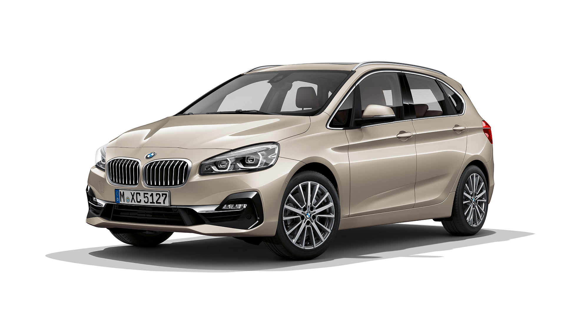 Three-quarter front view BMW 2 Series Active Tourer Model Luxury Line BMW 2 Series Active Tourer Model Luxury Line 225i xDrive F45 2018 Jucaro Beige metallic three-quarter front view