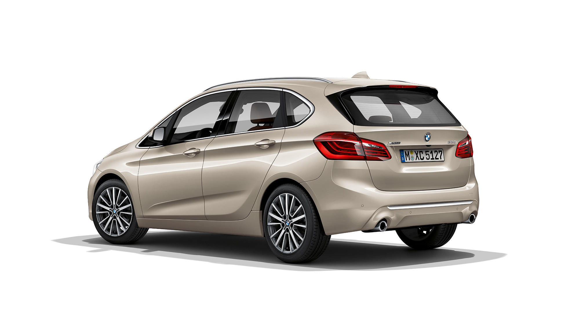Three-quarter rear view BMW 2 Series Active Tourer Model Luxury Line BMW 2 Series Active Tourer Model Luxury Line 225i xDrive F45 2018 Jucaro Beige metallic three-quarter rear view