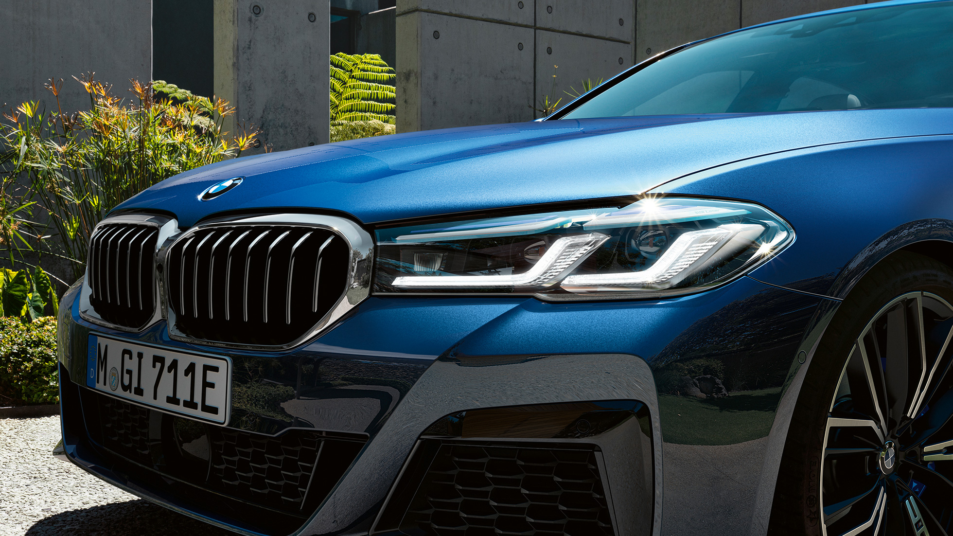 BMW Laserlight BMW 5 Series Sedan G30 BMW Laserlight BMW 5 Series Sedan G30 Facelift 2020 Phytonic Blue close-up front
