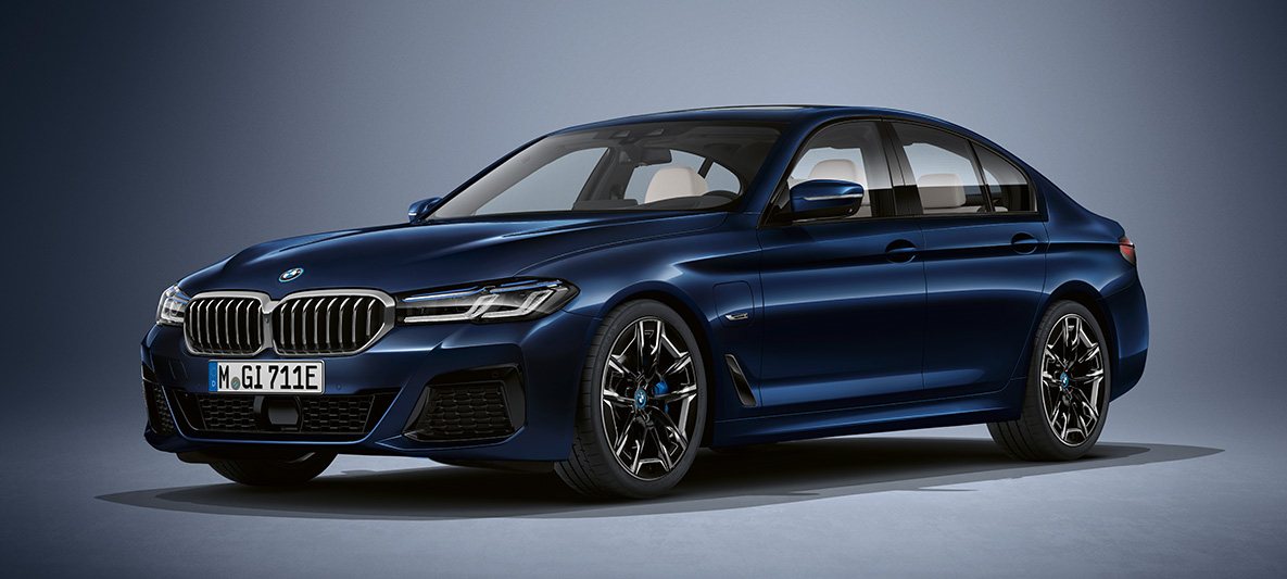 Individual colour BMW 5 Series Sedan G30 BMW 5 Series Sedan Individual G30 Facelift 2020 three-quarter front view standing