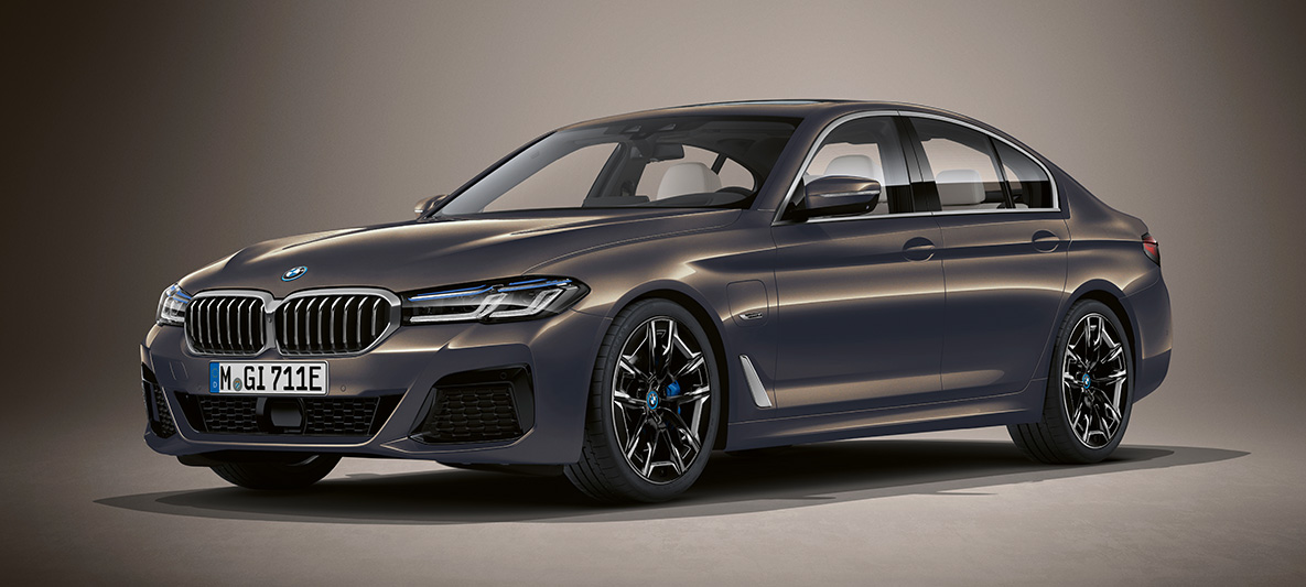 Individual colour BMW 5 Series Sedan G30 BMW 5 Series Sedan Individual G30 Facelift 2020 three-quarter front view standing