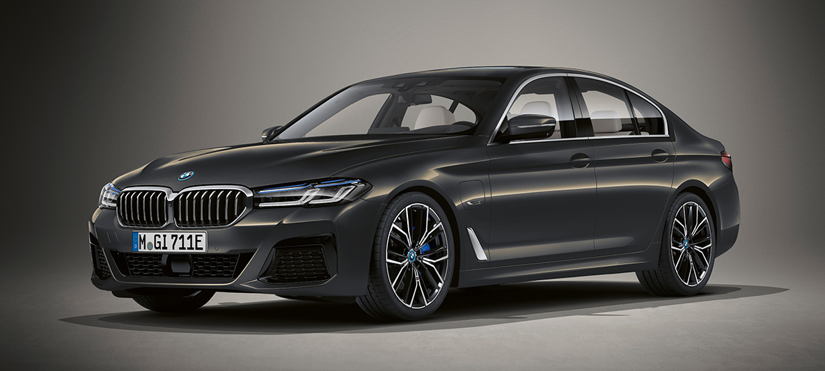 Individual colour BMW 5 Series Sedan G30 BMW 5 Series Sedan Individual G30 Facelift 2020 three-quarter front view standing