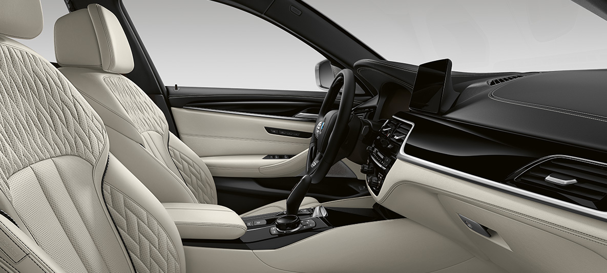 Full leather BMW 5 Series Sedan G30 Individual Interior Full leather BMW 5 Series Sedan Individual G30 Facelift 2020 interior cockpit