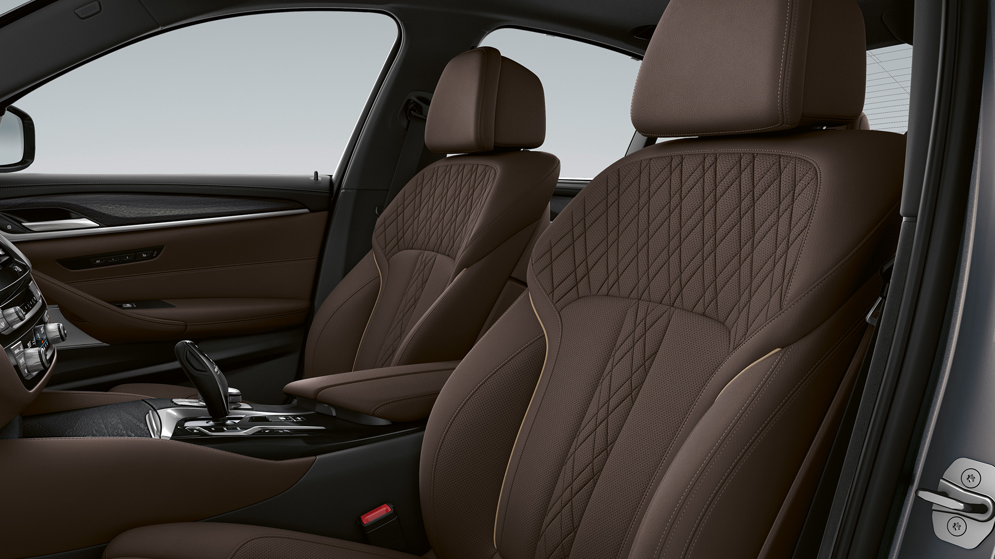 Upholstery BMW 5 Series Sedan G30 Luxury Line Upholstery in Exclusive leather 'Nappa' Mokka exclusive stitching with piping in contrast BMW 5 Series Sedan 520d xDrive G30 2020 Luxury Line interior