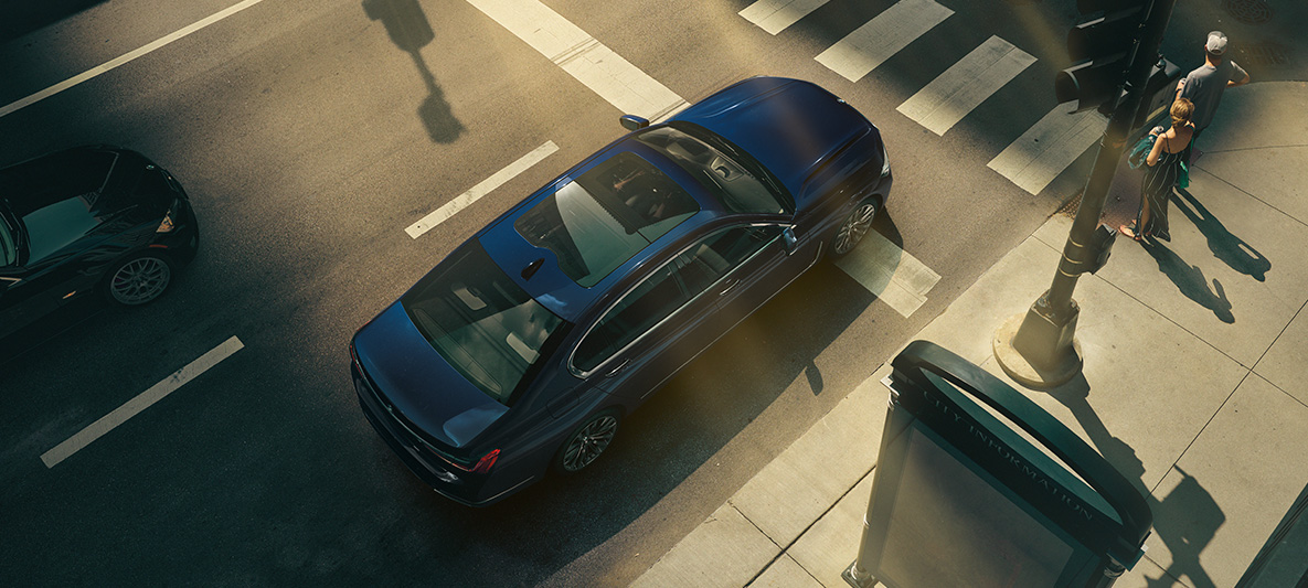 BMW 7 Series Sedan G11 G12 BMW Individual Aventurine metallic Red birds-eye perspective BMW 7 Series Sedan G11 G12 BMW Individual Aventurine Red metallic birds-eye perspective