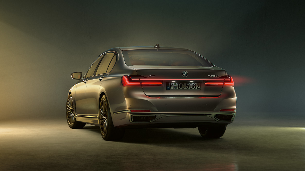 BMW 7 Series Sedan G11 G12 2019 rear lights BMW 7 Series Sedan G11 G12 2019 Bernina Grey Amber Effect rear view rear lights